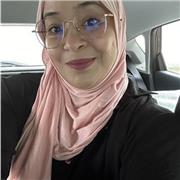 Ich spreche vier Sprachen und freue mich, zu helfen.